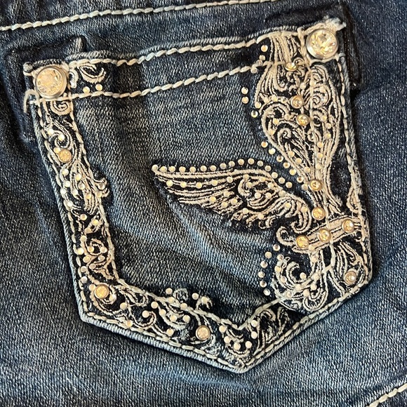 Miss Me Children’s Rhinestone Pocket Shorts Size 8 - Picture 3 of 9